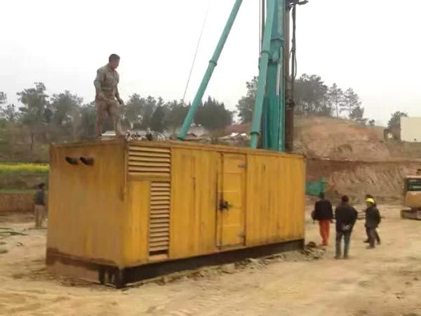 长顺如何判断水冷式机油散热器密封件是否需要更换？